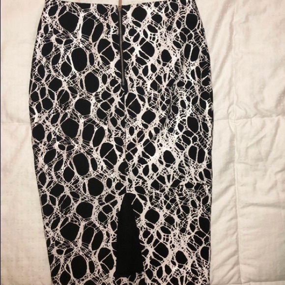 - ELIZABETH & JAMES high rise pencil skirt ! - Picture 3 of 11